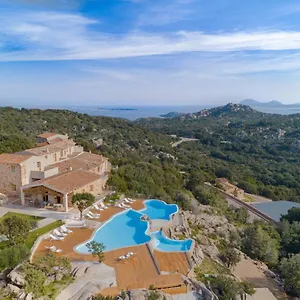 Borgo Smeraldo Hotel